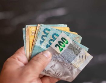 Dinheiro. Foto — © Shutterstock.