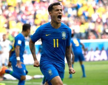 Philippe Coutinho nos acréscimos abriu o placar para o Brasil e evitou novo desfecho amargo (Foto: CHRISTOPHE SIMON /AFP)