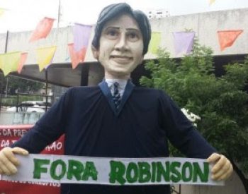 Boneco-Robinson-Faria-300x221