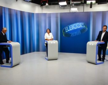 A mediação foi do jornalista da Rede Globo, Ari Peixoto (Foto: Pedro Vitorino)