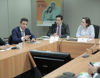 Deputado Allyson Bezerra destacou a importância do encontro, bem como sugeriu uma maior integração entre as lideranças jovens de todo o país. ( Fotos: Jessen Peixoto )