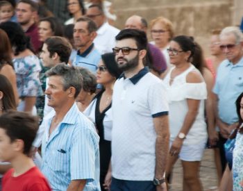 Vereador Ronatty Neri na procissão em homenagem à Nossa Senhora do Rosário e São Sebastião, realizada em Jardim do Seridó. ( Foto: Assessoria )