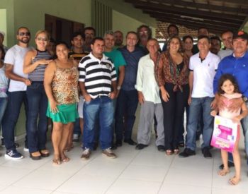 Jácome foi recepcionado por um grande grupo de amigos (Foto: Divulgação/Assessoria)