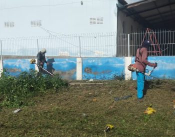 Limpeza de mato no bairro Bela Vista município de Jardim do Seridó. Foto: (Divulgação).
