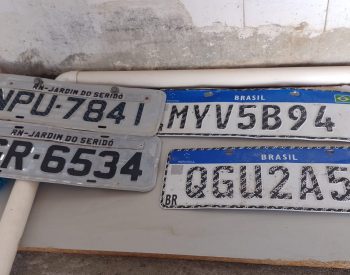 Placas entregues na Companhia de Polícia Militar de Jardim do Seridó. Foto  — Divulgação.