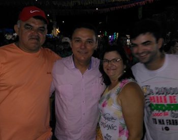 Reginaldo, prefeito Amazan Silva, Helena esposa de Reginaldo e o vereador Ronaltty Neri.