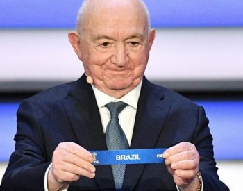 Nikita Simonyan sorteio o Brasil. Foto - Kai Pfaffenbach/ Reuters