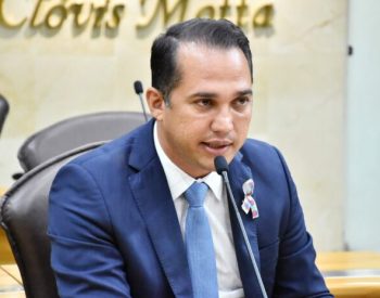 O deputado lamentou a recente decisão da Unimed Natal quanto à suspensão de atendimentos. — Foto: João Gilberto