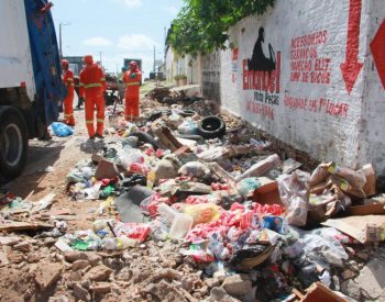 Lixo-na-Rua-dos-Pegas-Quintas-7-768x512