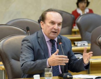 Deputado estadual Nelter Queiroz (PMDB) - Foto: João Gilberto