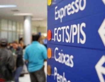 Os trabalhadores com inscrição no PIS recebem na Caixa Econômica Federal — Foto: © DR