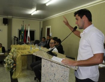 Representantes do Banco do Brasil e comerciantes da cidade também estiveram na reunião (Foto: Divulgação)