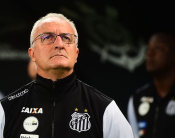 Pressionado desde o início do ano, Dorival Júnior acabou sendo demitido após a derrota para o Corinthians (Foto: Sergio Barzaghi/Gazeta Press).