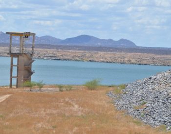 Das 47 barragens e açudes de todo o estado, o levantamento mostra que 11 estão secos e outros 19 em volume morto. ( Foto: José Aldenir / Agora Imagens )
