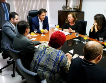 Pauta principal foi soluções para colocar em dia o pagamento dos salários. Foto/Ivanízio Ramos