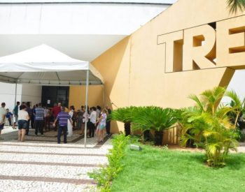 Ao todo, segundo o trabalho iniciado em 7 de novembro de 2016, mais de 721 mil eleitores foram atendidos até o dia 9 de maio (Foto: José Aldenir/Agora Imagens)