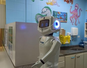 Tinbot-no-Hospital-Universitario-de-Maringa