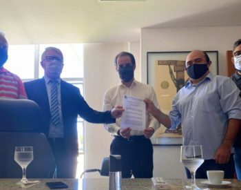 O parlamentar solicitou que o Governo avalie um cronograma gradual e responsável para a volta dos serviços — Foto: Divulgação