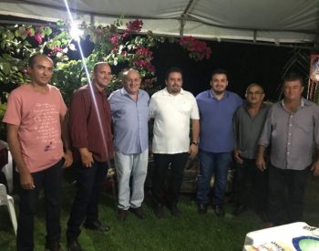 Vivaldo que é amigo da família todos os anos faz questão de acompanhar os festejos (Foto: Divulgação/Assessoria)