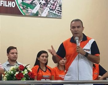 Deputado estadual Kelps Lima em Água Nova, na região Oeste Potiguar (Foto: Divulgação/Assessoria)