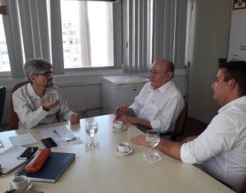 O parlamentar acompanhado de Dr. Tadeu, participou de uma audiência com o secretário estadual de saúde pública, Cipriano Maia. ( Foto: Assessoria )