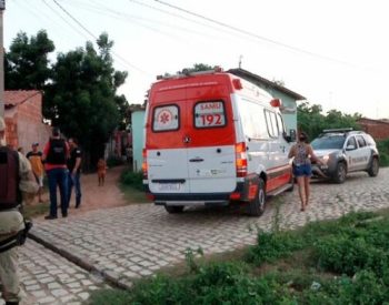 Criminosos trocaram tiros com a Polícia Civil nesta quarta-feira (27); viatura estava descaracterizada para uma operação — Foto: Marcelino Netto / O Câmera