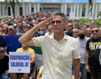 Coronel Azevedo justificou a decisão como um gesto de compromisso e lealdade ao presidente Jair Bolsonaro. — Foto: Cedida