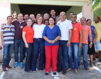 Zenaide Maia e o Grupo poltico da cidade de Brejinho, comandado pela vice-prefeita Linda Elza. ( Foto: Assessoria )