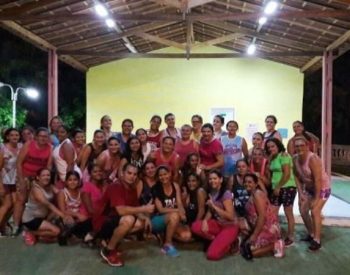 Academia da Saúde com Jeferson Maurício e suas alunas.