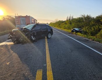 Motorista morre em colisão frontal entre dois carros na BR-230, em Soledade — Foto: Reprodução / PRF