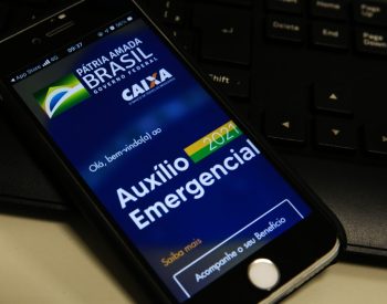 Aplicativo para ter acesso ao auxílio emergencial, vigente entre 2020 e 2021, durante a pandemia de Covid-19 — Foto: Marcello Casal jr/Agência Brasil