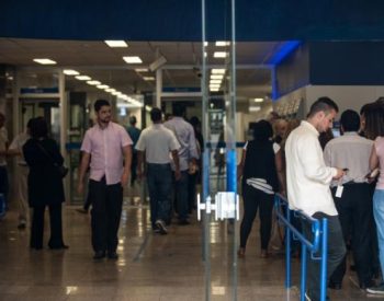 As agências bancárias estarão fechadas para atendimento ao público na próxima segunda-feira e na terça-feira. Foto - Marcelo Camargo/Agência Brasil.