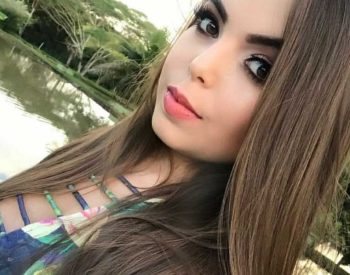 Beatriz Carneiro de Araújo teve 45% do corpo queimado ao ser atacada por mulher dentro do carro, em São Luís de Montes Belos (Foto: Arquivo pessoal)