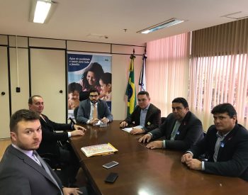 Prefeito Amazan Silva é recebido pelo Presidente da FUNASA, Rodrigo Sérgio Dias, em Brasília/DF. Foto - Assessoria.
