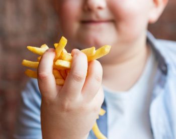 Aumento da obesidade infantil é apontado como um importante fator para o avanço da diabetes — Foto: Freepik