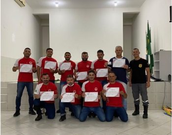 Um total de 10 (dez) condutores participaram do treinamento ministrado pela empresa C3 Cursos, professor Carlos. Foto — ©Divulgação.