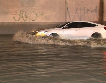 Chuvas deixam ruas alagadas em Campina Grande — Foto: TV Paraíba/Divulgação