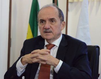 Desembargador Cláudio Santos.