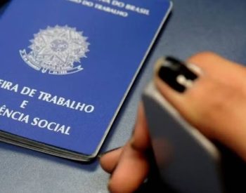 Carteira de Trabalho — Foto: Divulgação/Agência Brasil