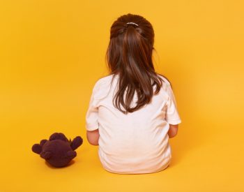 Lei inclui órfãos de feminicídio no Programa Paraíba que Acolhe — Foto: Freepik