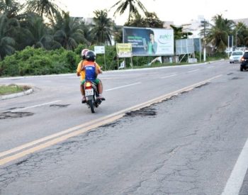 Trecho da BR 226, que cruza a cidade de Santa Cruz, na região Trairi. ( Foto: Assessoria )