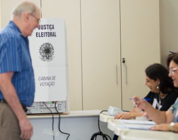 Voto é facultativo para quem tem mais de 70 anos — Foto: Érico Andrade/G1