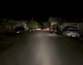 Rua sem luz em Sousa, no Sertão da Paraíba, após apagão — Foto: Beto Silva/TV Paraíba