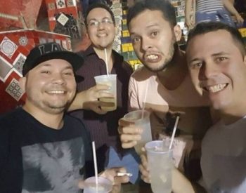 Fabrício (à esquerda), Fernando, Gustavo e Leandro: família estava numa despedida de solteiro em Santa Teresa Foto: Reprodução
