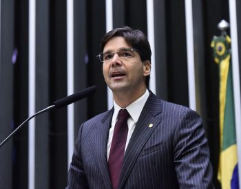 Deputado federal Felipe Maia (DEM) durante discurso na Câmara. Foto - Assessoria Felipe Maia.