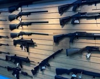 Suspeitos invadem clube de tiro e furtam 50 armas de fogo no Agreste da Paraíba — Foto: TV Paraíba