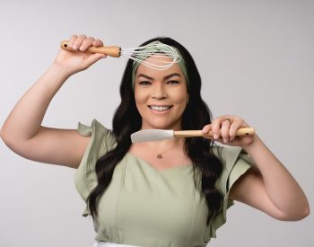 Carol Melo fatura até R$ 13 mil por dia com morango do amor — Foto: Cedida