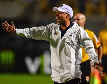 Jair valoriza atuação do Santos em eliminação. (Foto: Fernando Dantas/Gazeta Press)