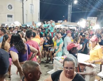 Corredor da folia do Carnaval 2024 em Jardim do Seridó. Foto — © Júlice Gomes.