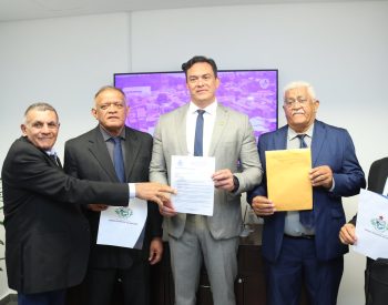 Senador Styvenson recebeu em seu gabinete o presidente da câmara vereador Hamilton Bezerra de Caraúbas.